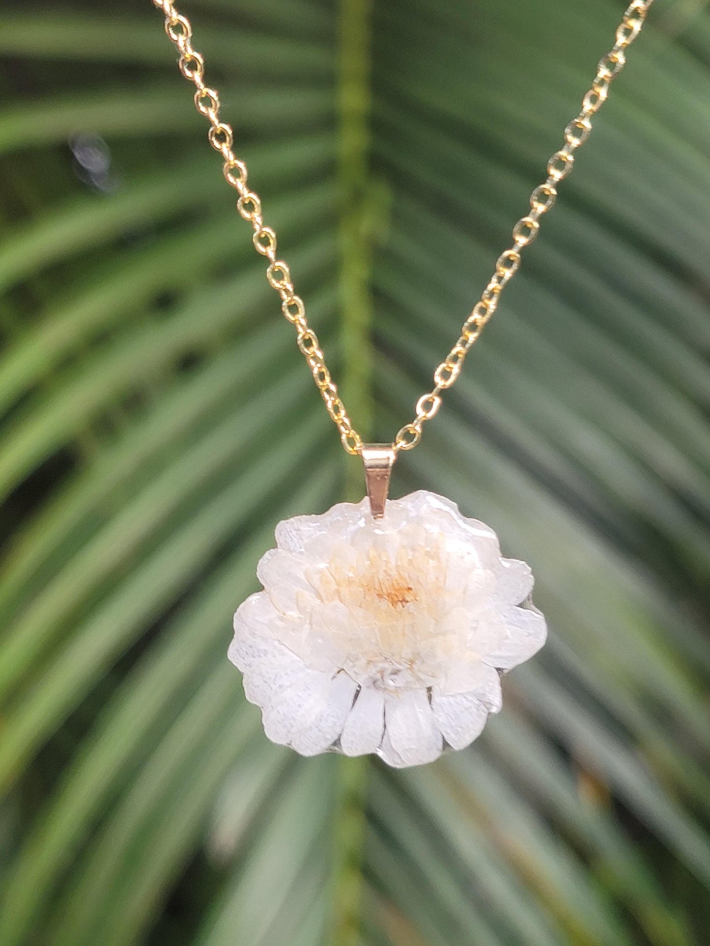 Real White Chrysanthemum Flower Necklace