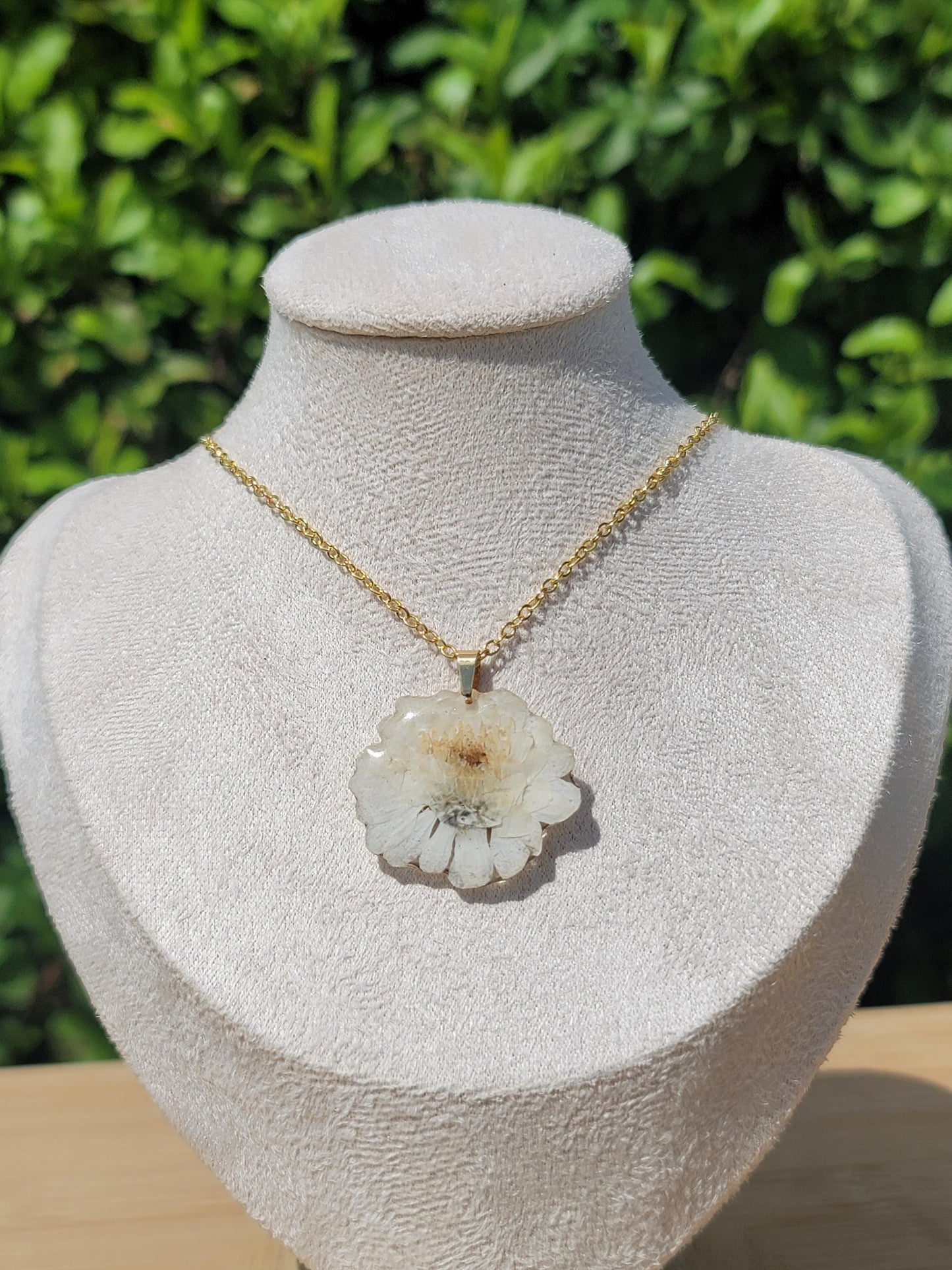 Real White Chrysanthemum Flower Necklace