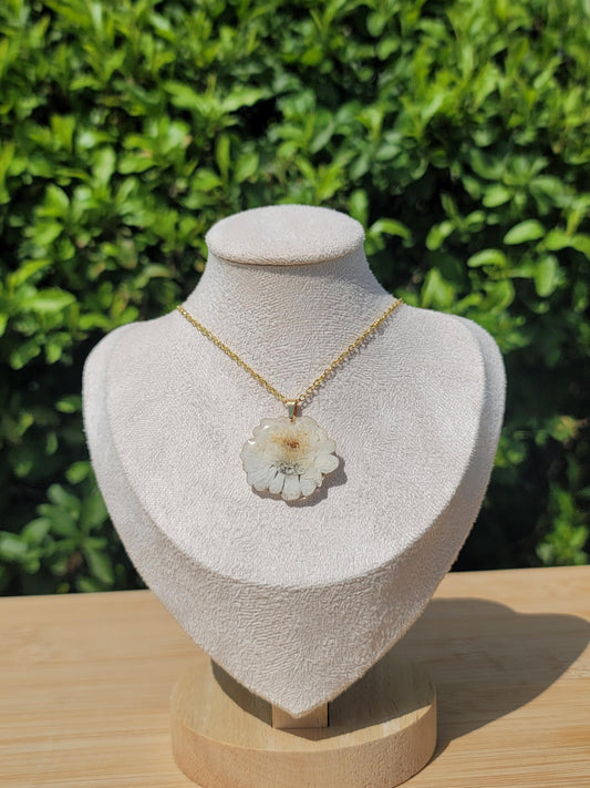 Real White Chrysanthemum Flower Necklace