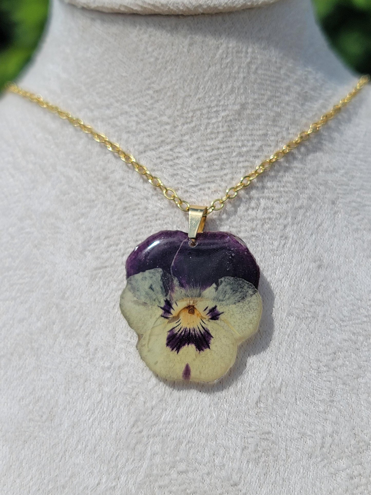 Pansy Real Flower Necklace