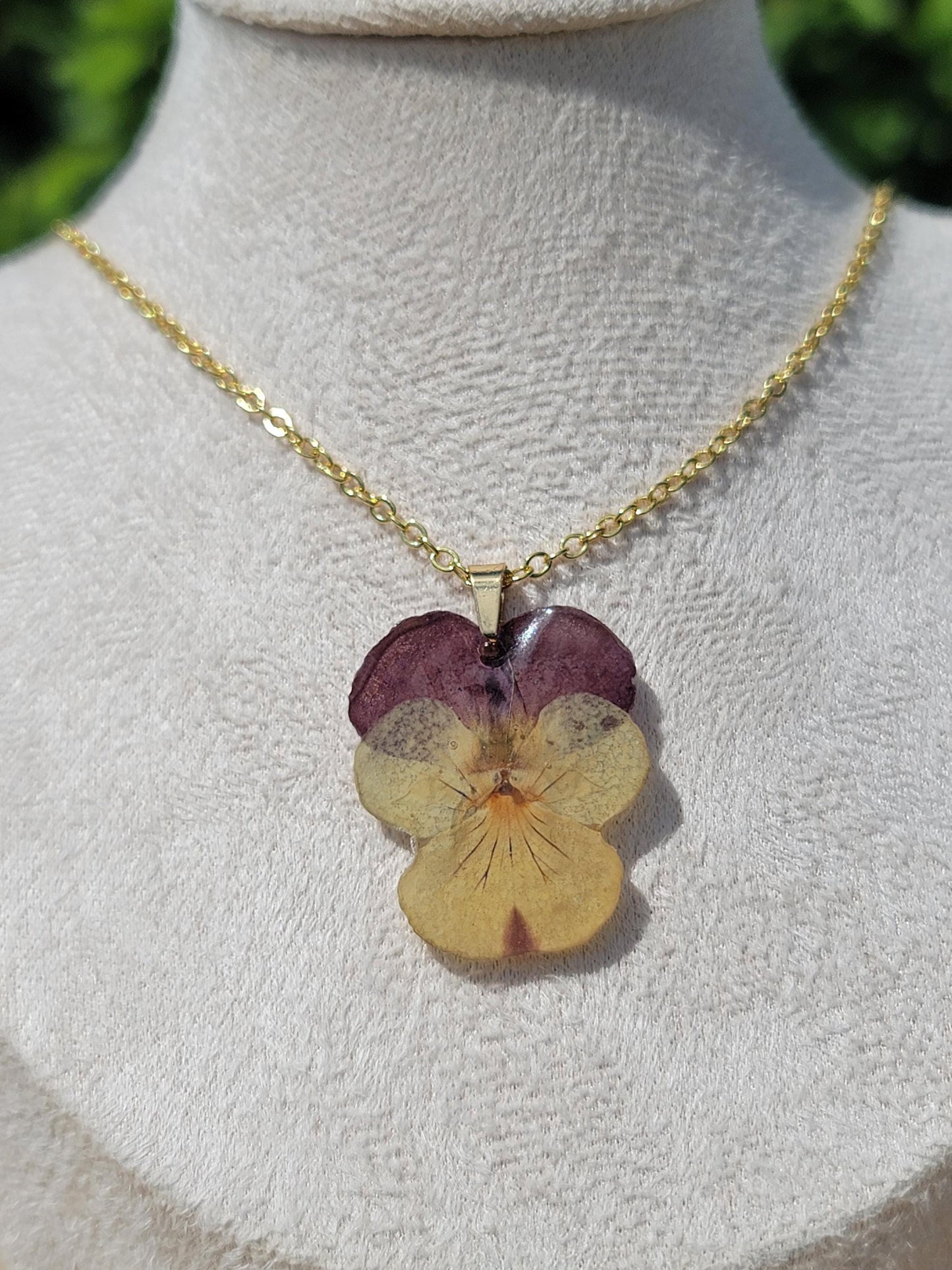 Pansy Real Flower Necklace