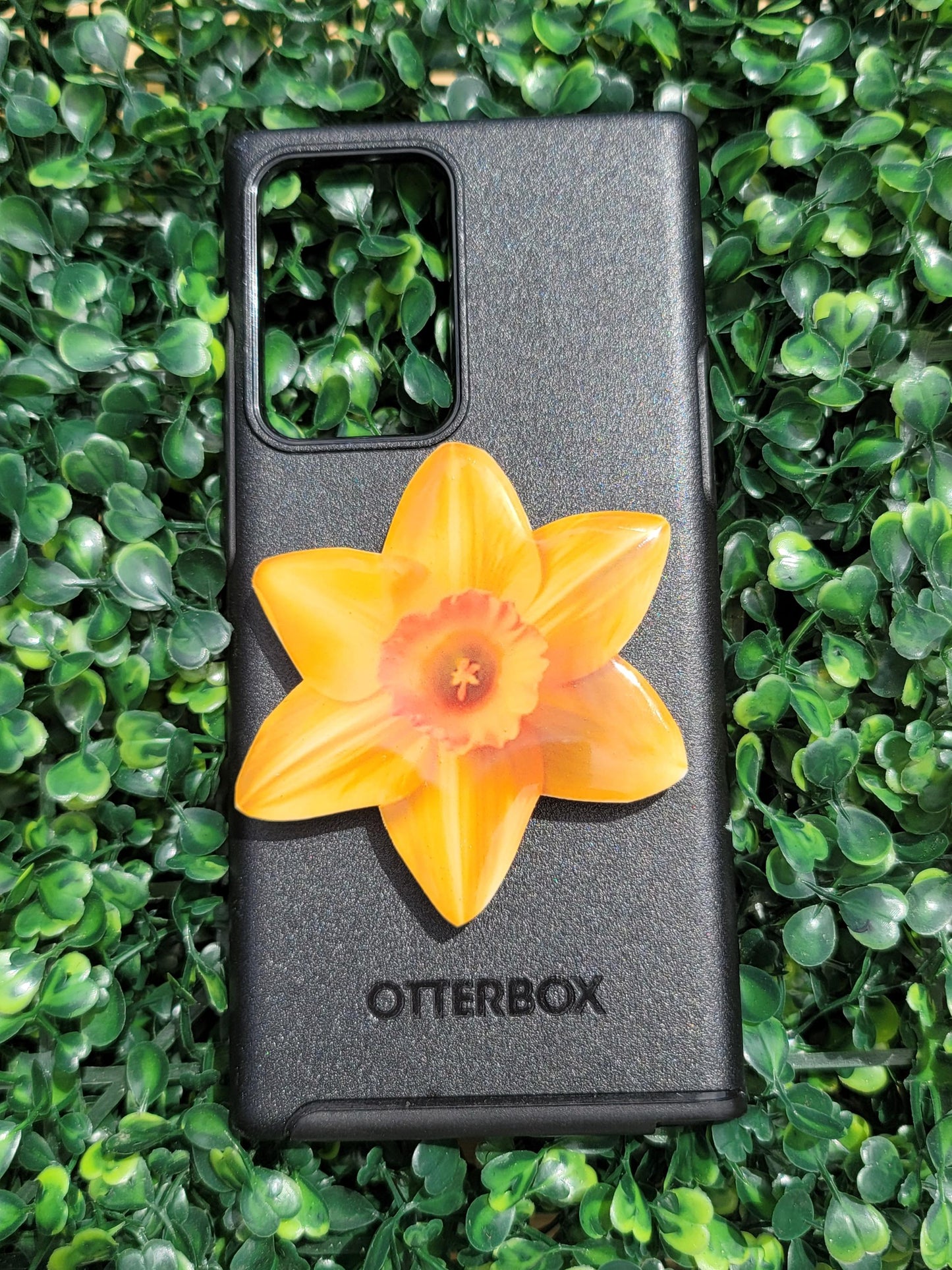 Daffodil flower phone grip